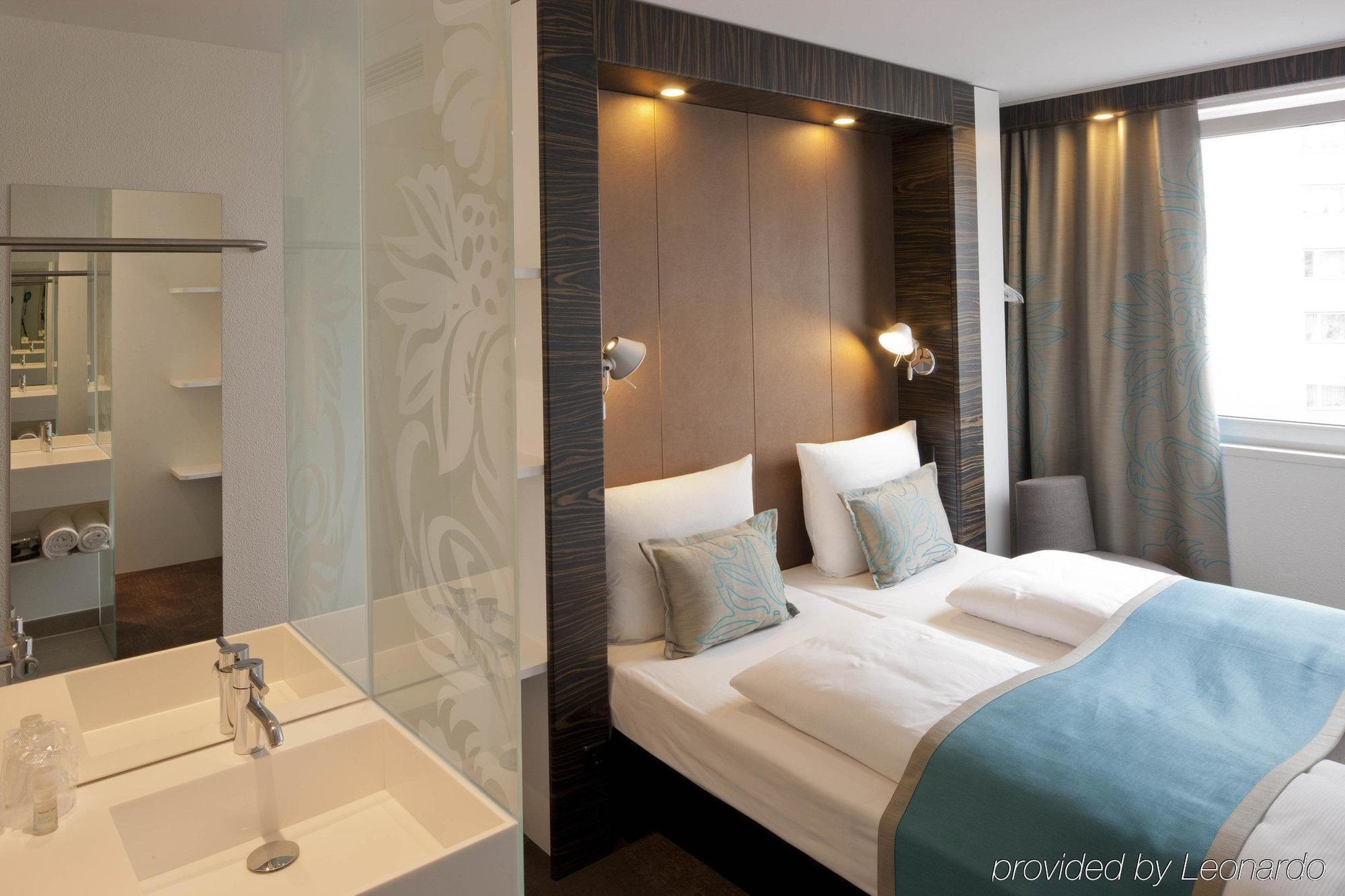 Motel One Nuernberg-Plaerrer Экстерьер фото