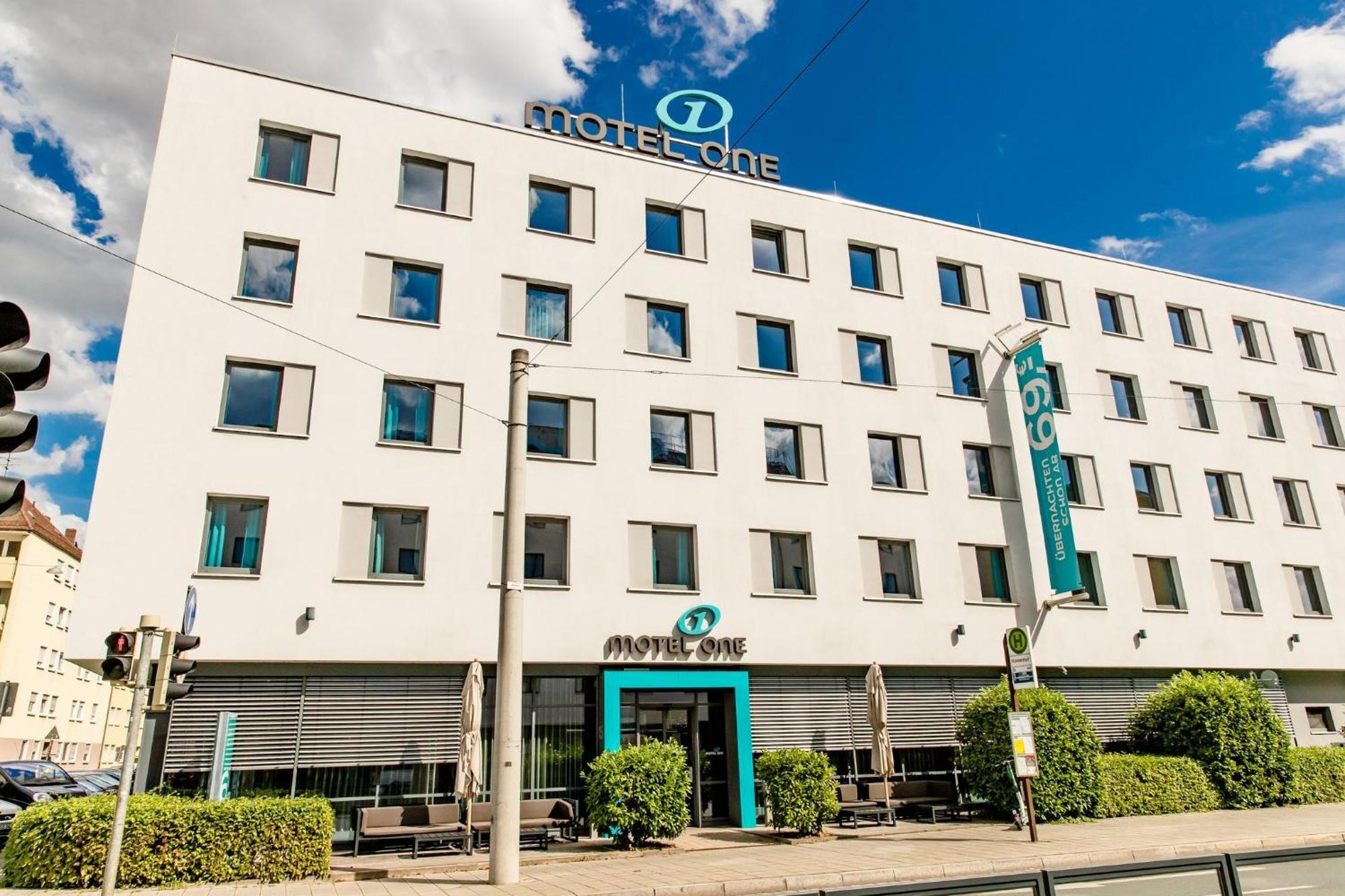 Motel One Nuernberg-Plaerrer Экстерьер фото