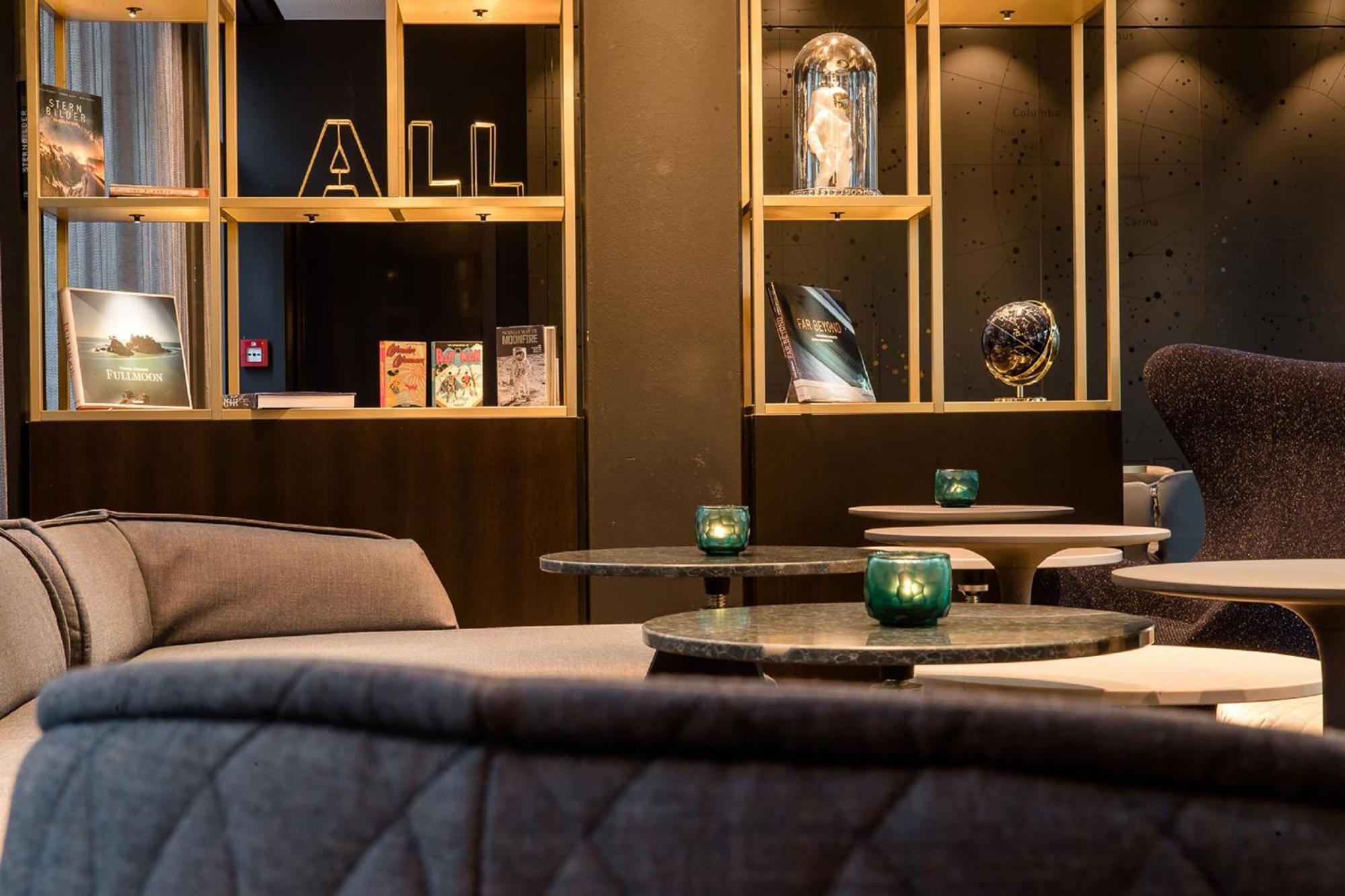 Motel One Nuernberg-Plaerrer Экстерьер фото