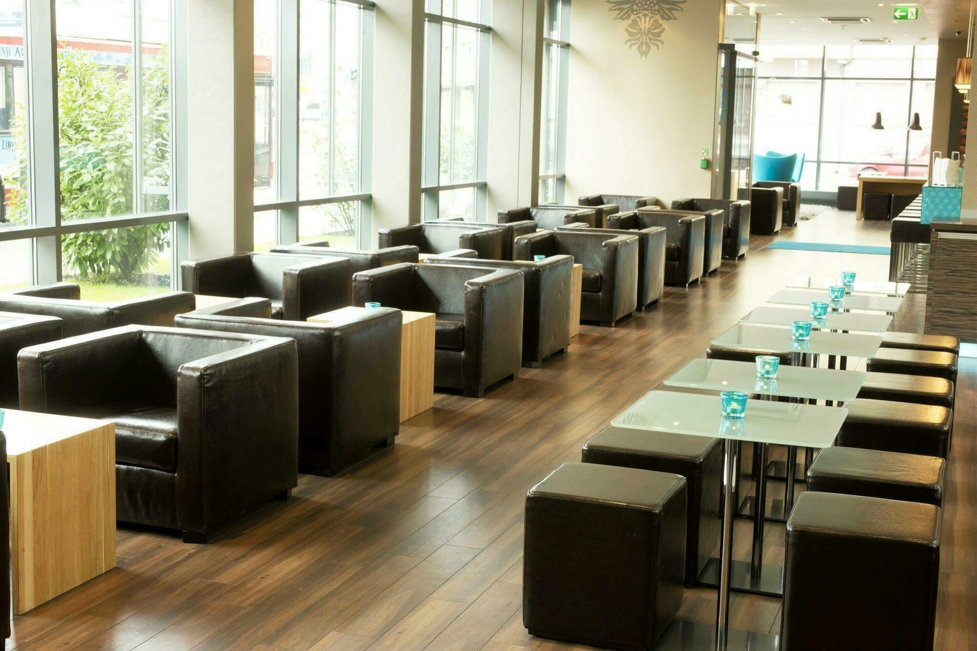 Motel One Nuernberg-Plaerrer Экстерьер фото