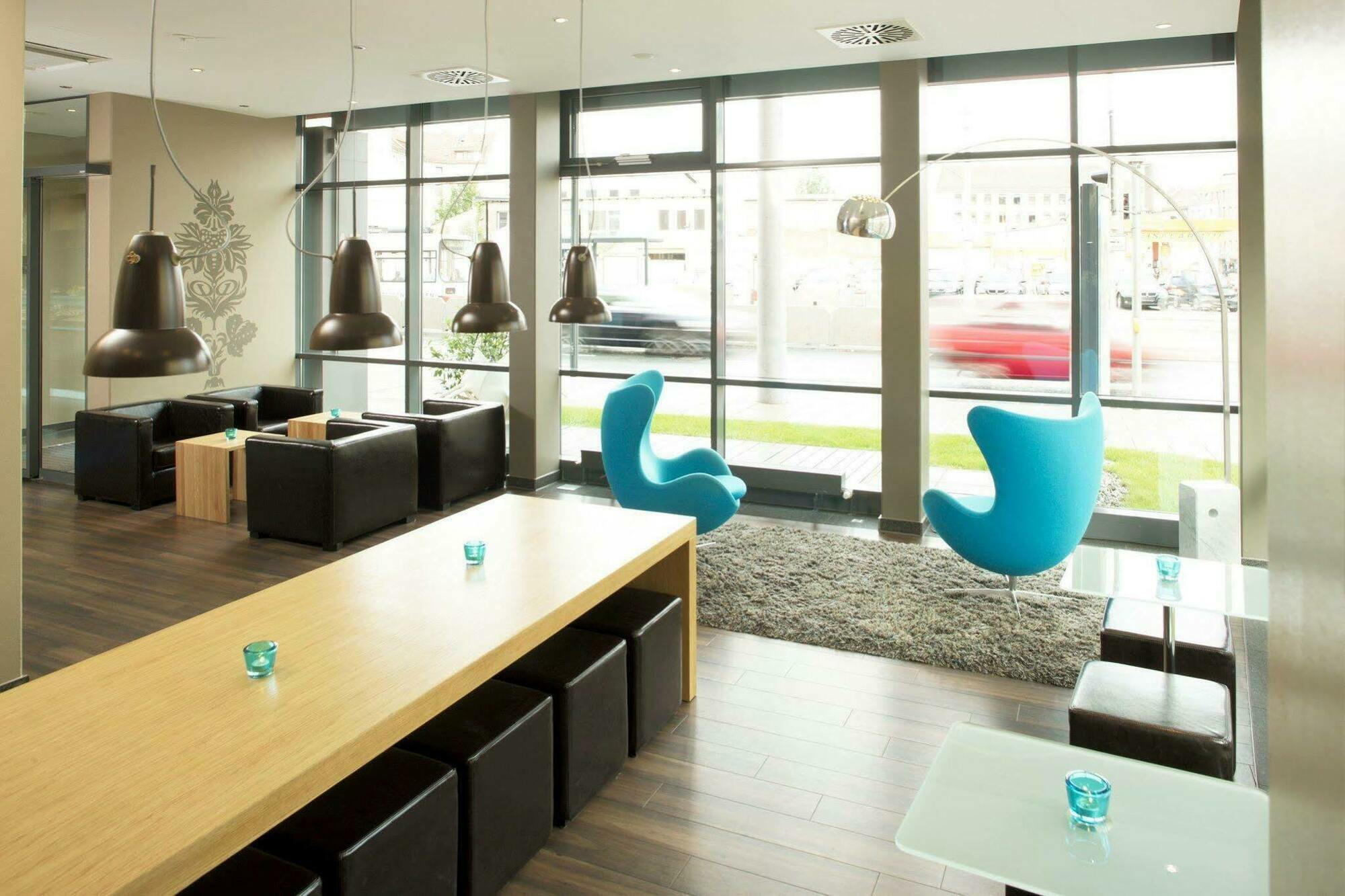 Motel One Nuernberg-Plaerrer Экстерьер фото